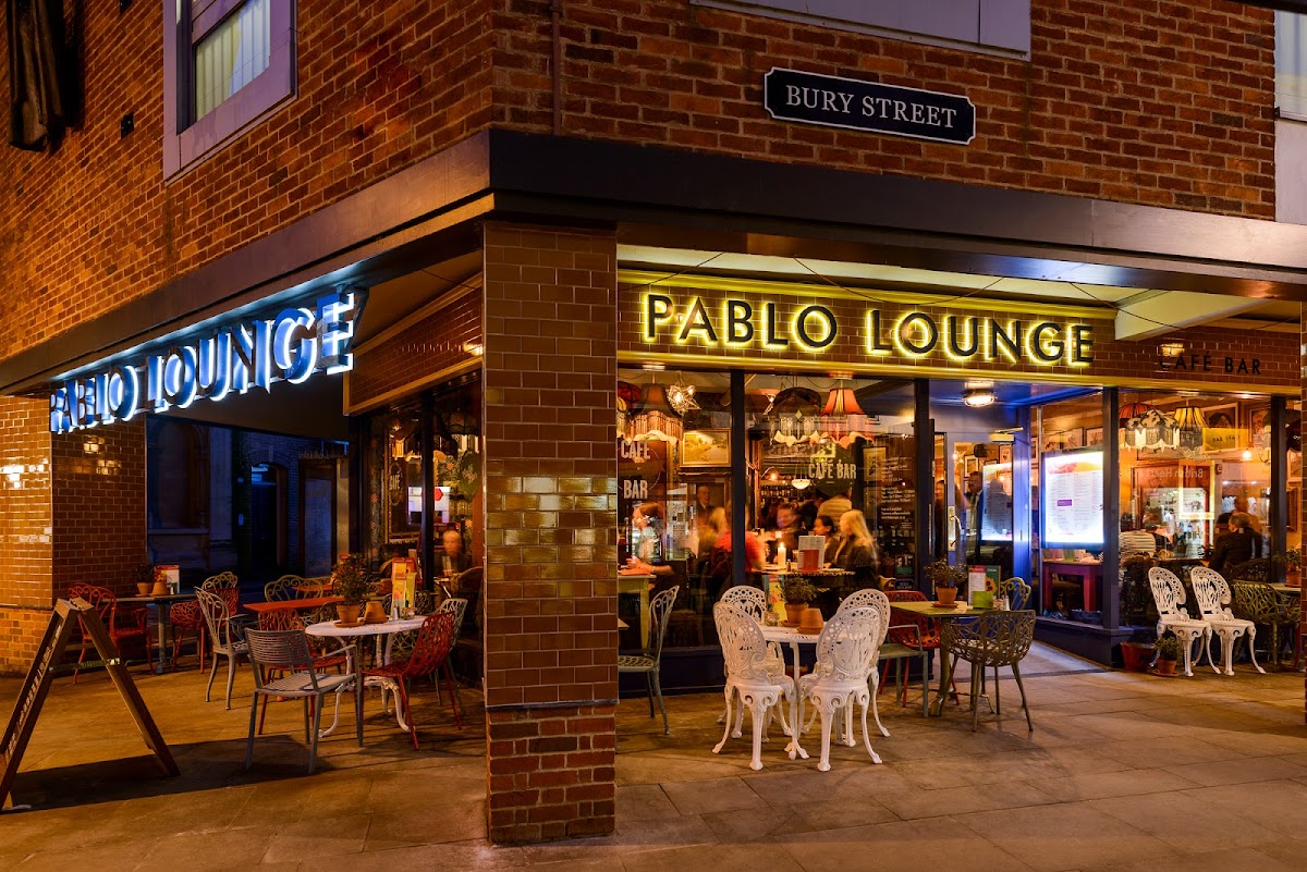Pablo Lounge